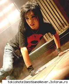Ce nu iti place la bill?? - pey...e cam slab si uneori chiar se tunde cam k o - Bill Kaulitz