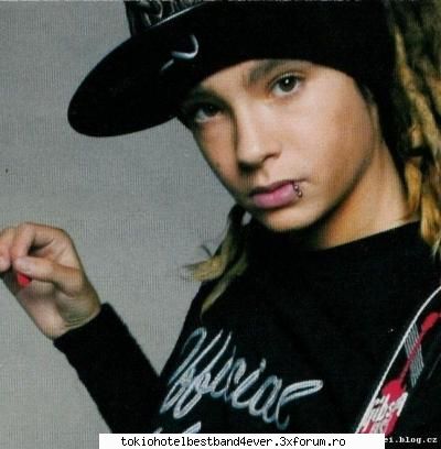 ce nu va place la tom kaulitz - e afemeiat dar in rest e perfect - Tom Kaulitz