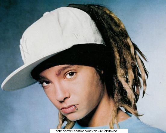 o zi cu tom... - Lol ...eu as muri numai dak lash vedea apoi o zi - Tom Kaulitz