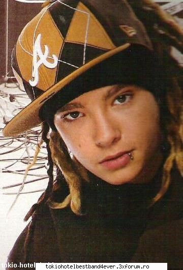 tom a fost votat best male in germany - loool nici nu ma mira e super baiatu....i love he - Tom Kaulitz